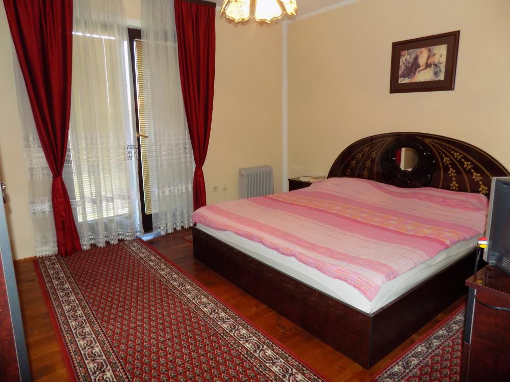 Dve kuće u Ćupriji, u blizini bolnice 23