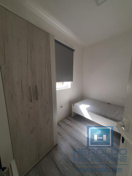 Dvoiposoban stan u prostranom dvorištu 5