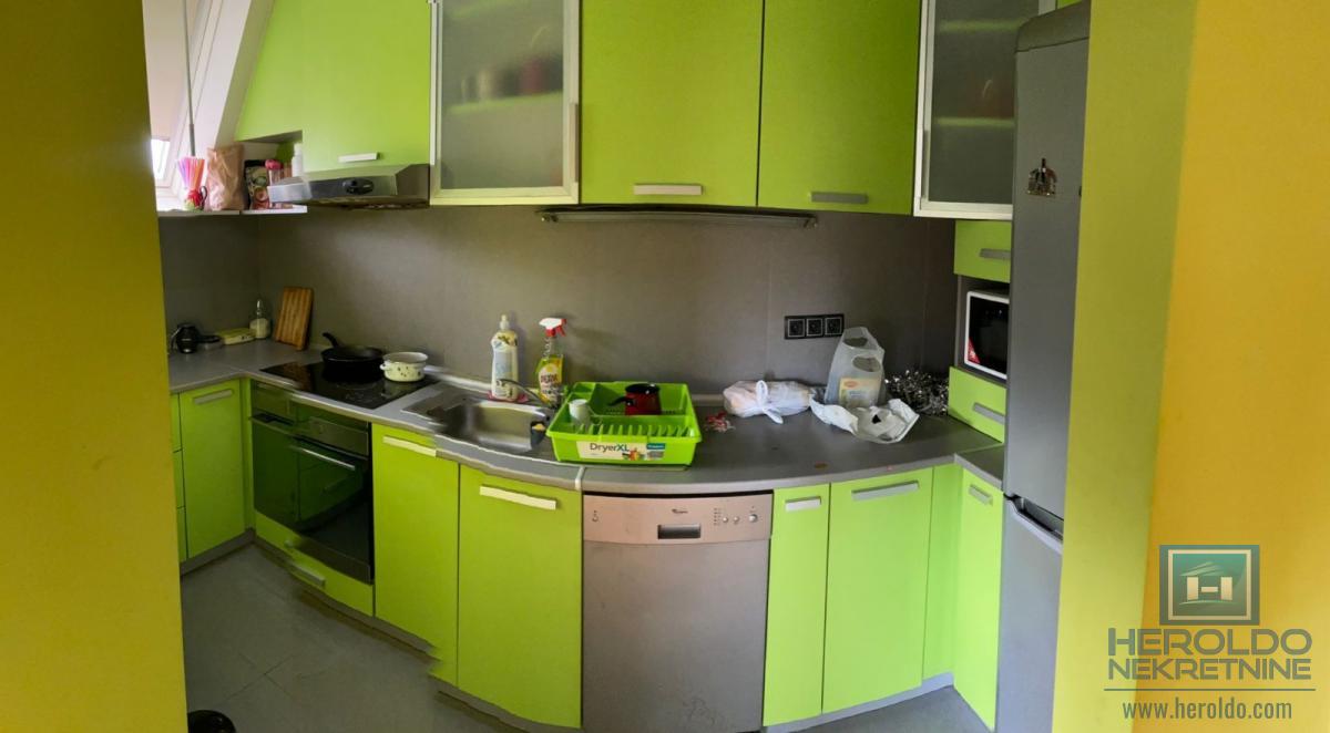 Dvosoban renoviran stan  I zona centara grada 2