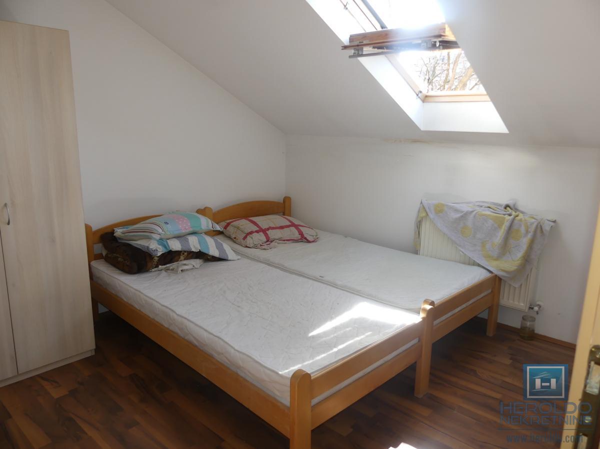 Dvosoban stan sa nameštajem površine 68m2 u naselju Levač 10