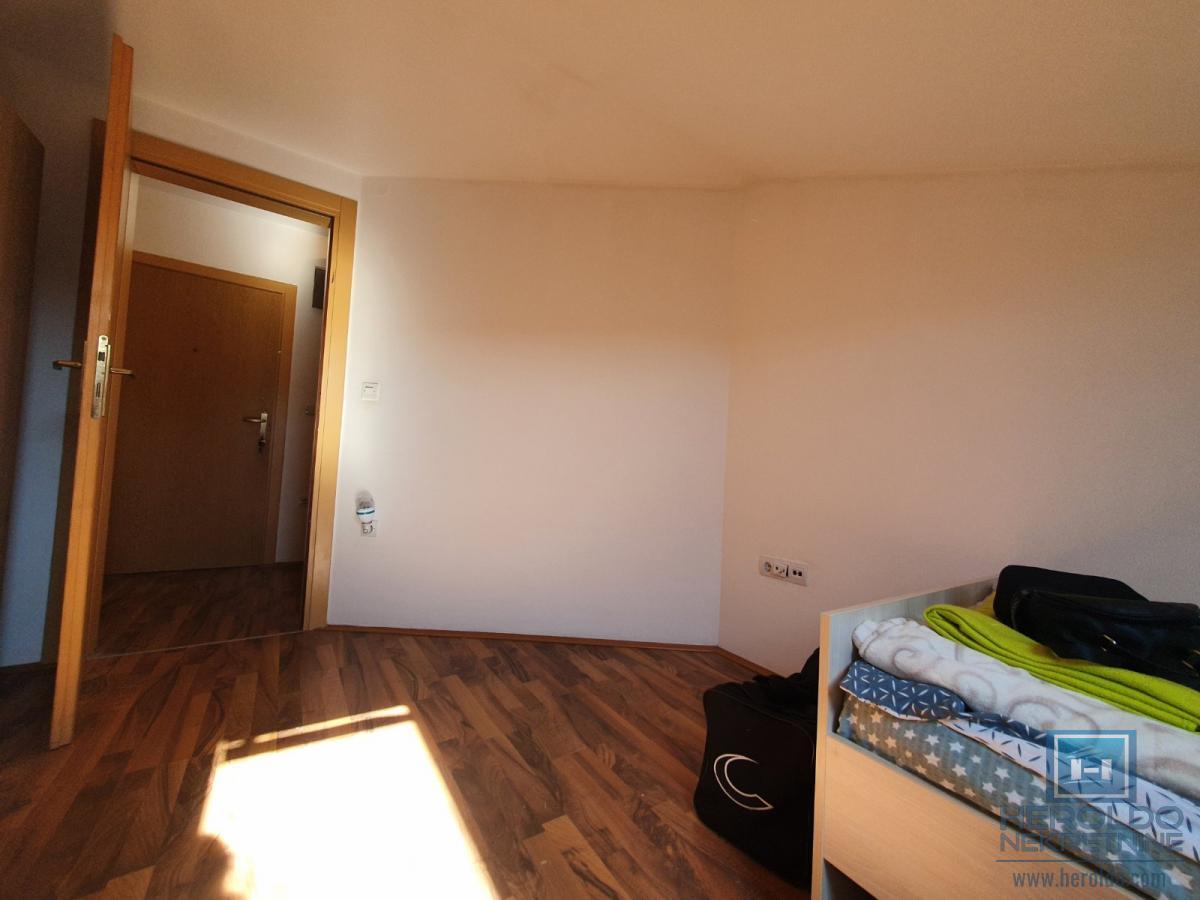 Dvosoban stan sa nameštajem površine 68m2 u naselju Levač 16