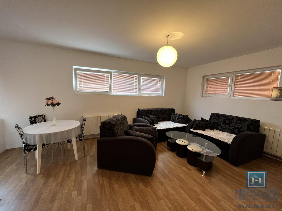 Dvosoban stan na super lokaciji 2