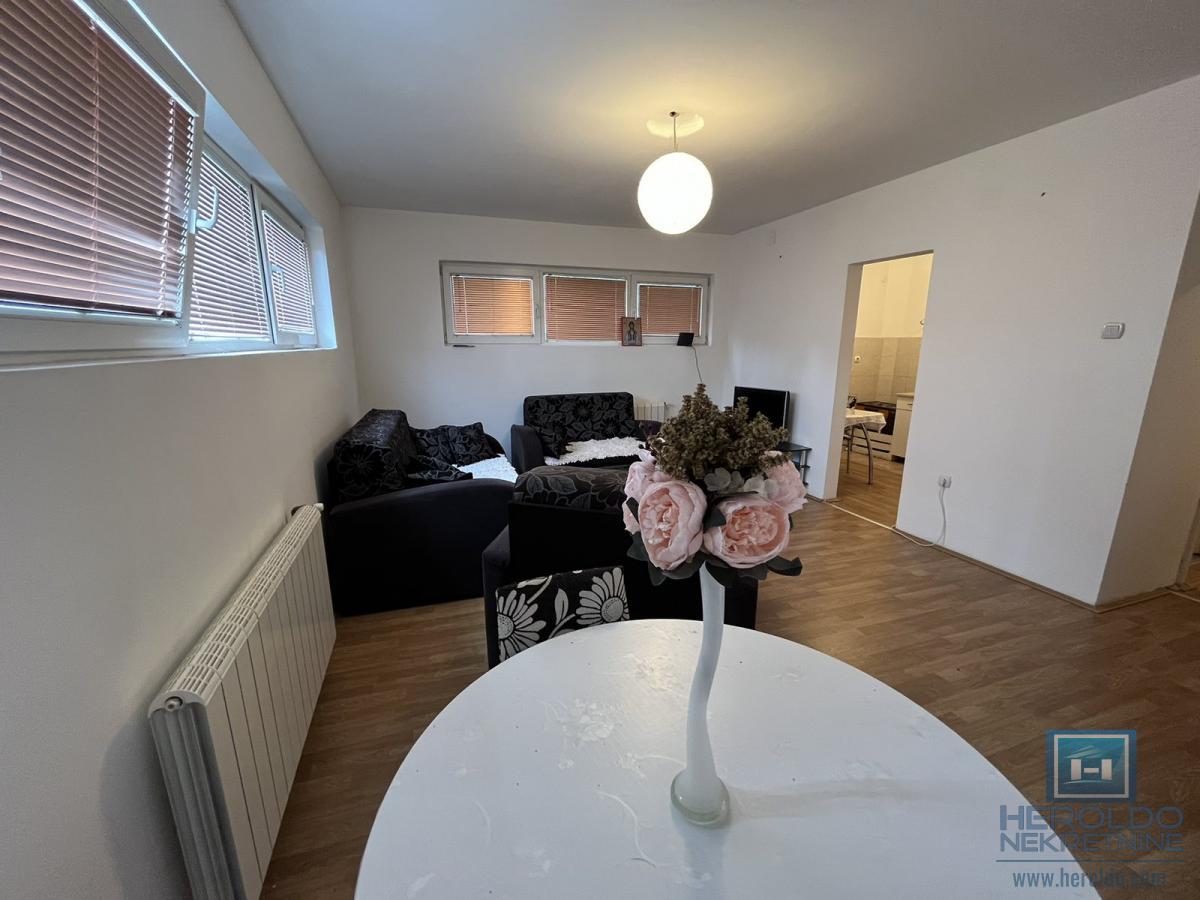 Dvosoban stan na super lokaciji 4