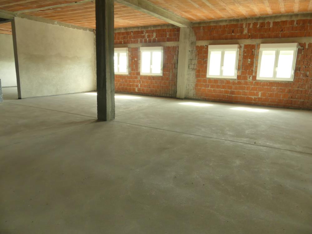 Hala uz glavni put 7