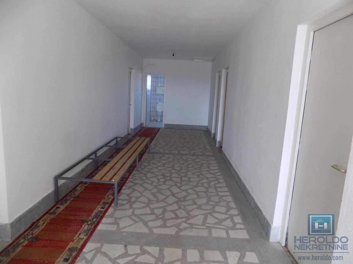 Izdajemo prostor-magacin za potrebe mesne industrije 45