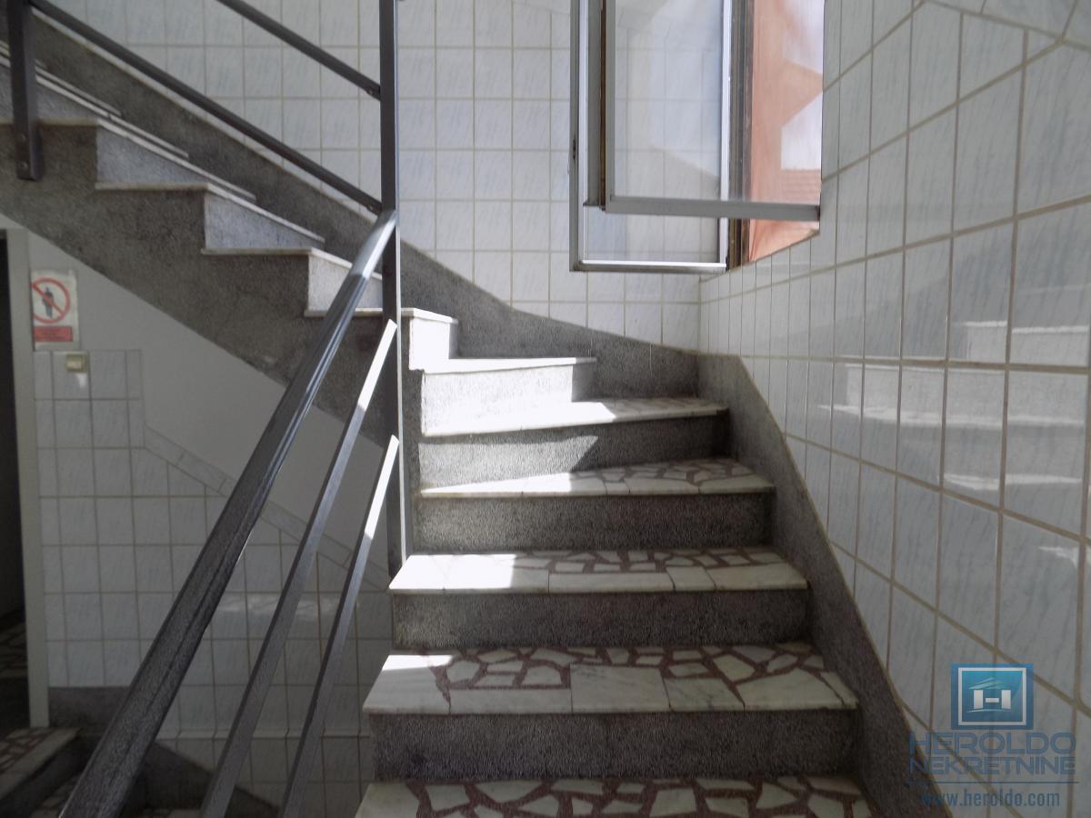 Izdajemo prostor-magacin za potrebe mesne industrije 6