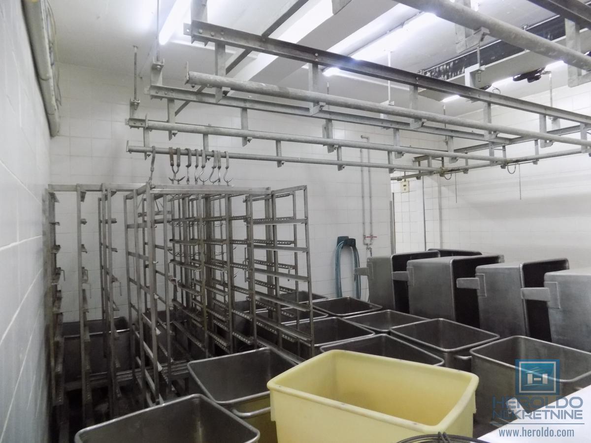 Izdajemo prostor-magacin za potrebe mesne industrije 9