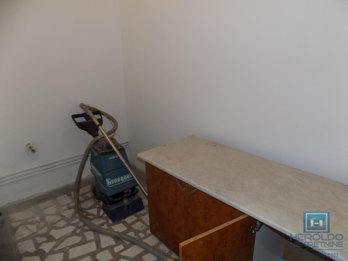 Izdajemo prostor-magacin za potrebe mesne industrije 41