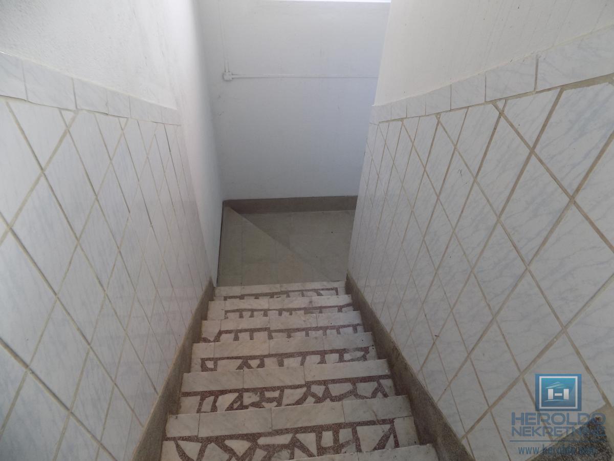 Izdajemo prostor-magacin za potrebe mesne industrije 25