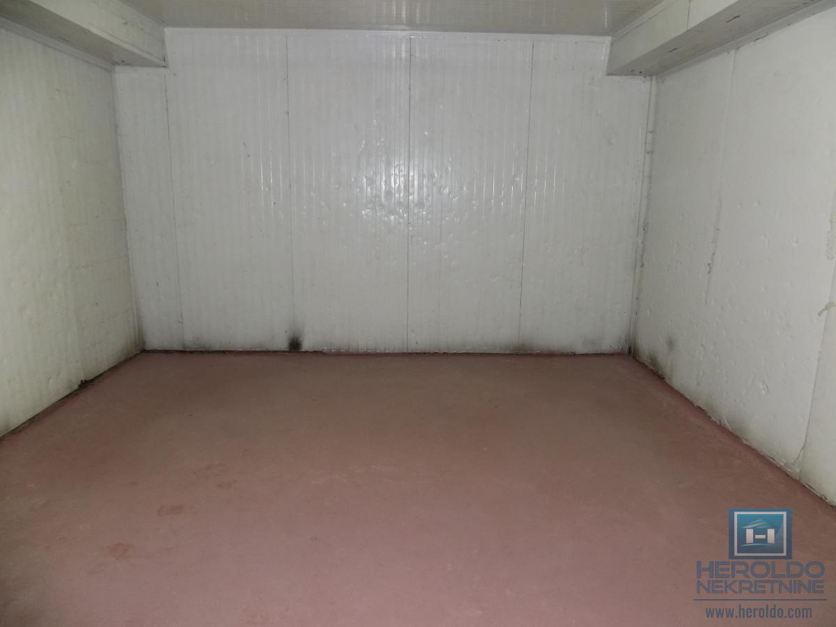 Izdajemo prostor-magacin za potrebe mesne industrije 31