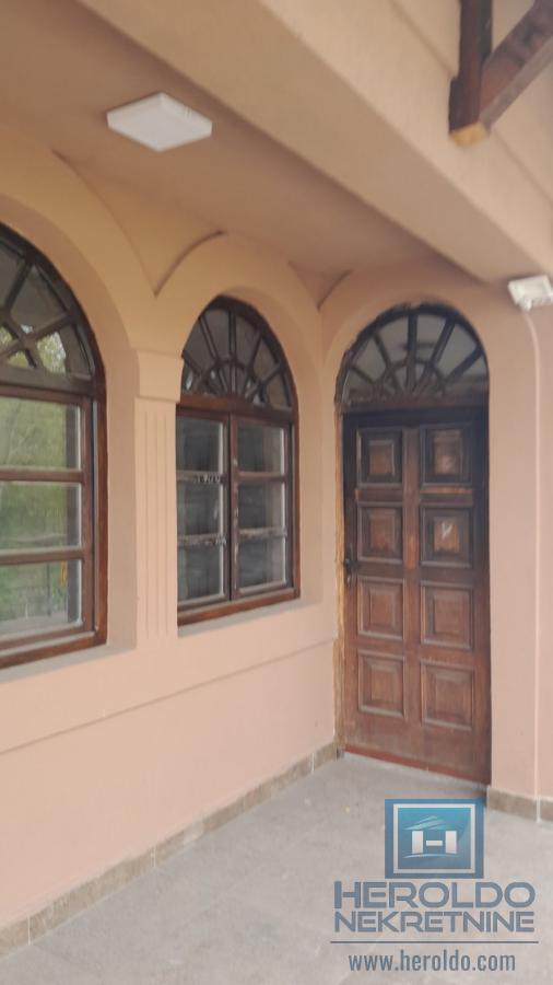 Jedinstvena ponuda, potpuno razradjen Ugostiteljski kompleks - nekadašnja diskoteka HULA HULA 14