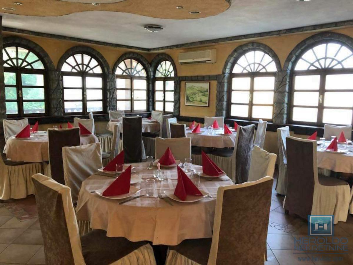 Jedinstvena ponuda, potpuno razradjen Ugostiteljski kompleks - nekadašnja diskoteka HULA HULA 8