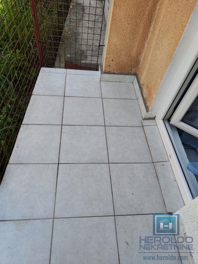 Jednosoban stan u centru, prizemlje 10