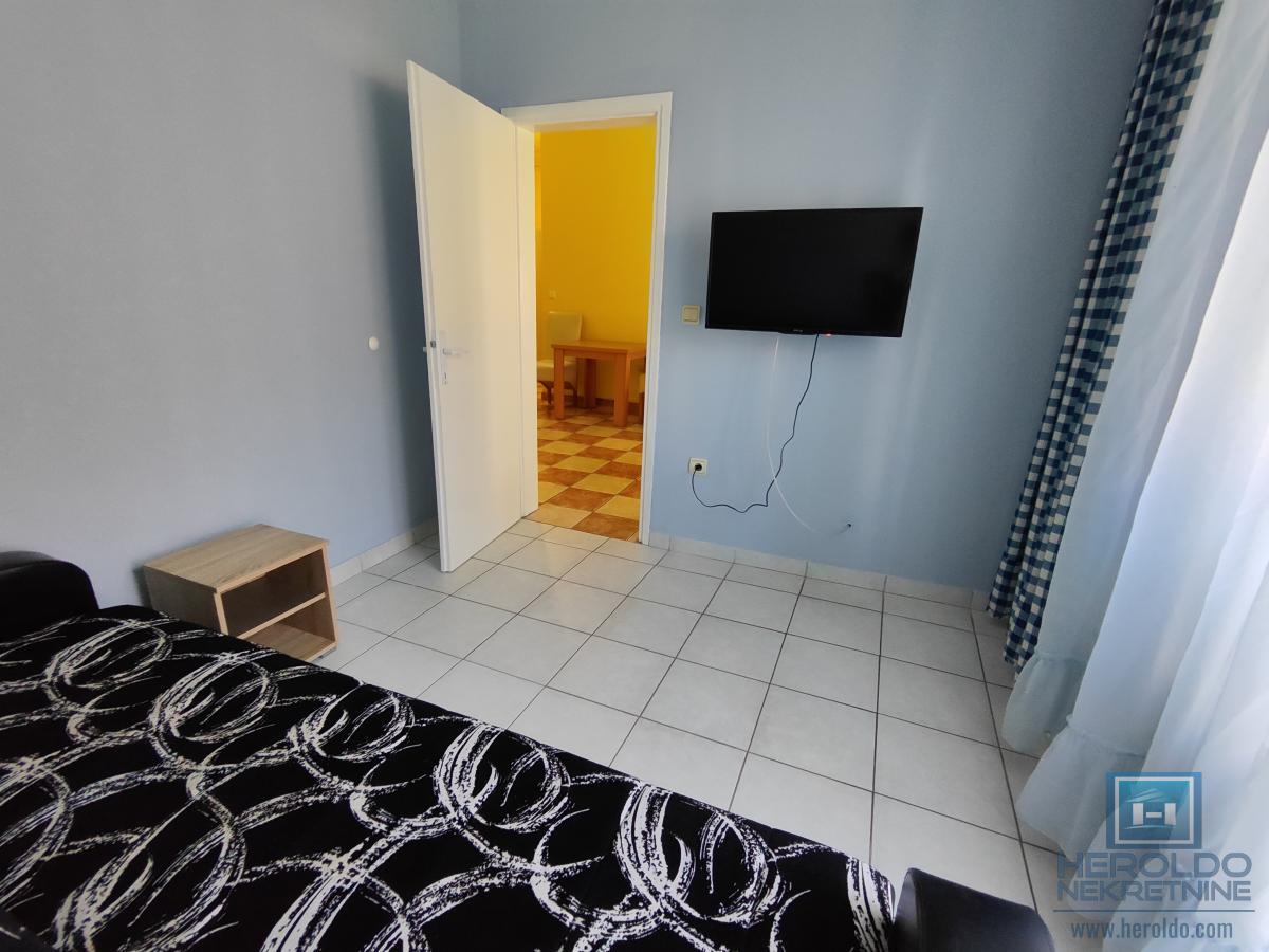 Jednosoban stan u centru, prizemlje 9