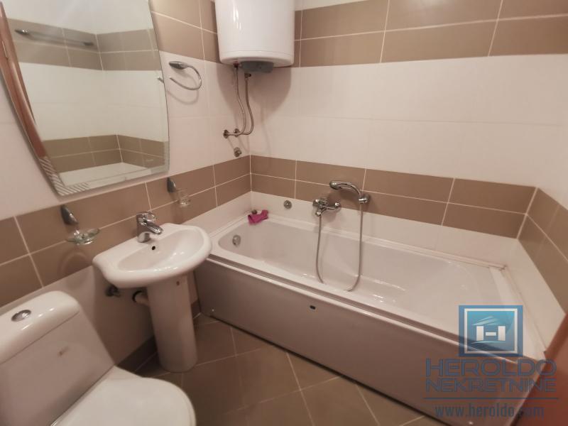 Dvosoban stan u novogradnji 12