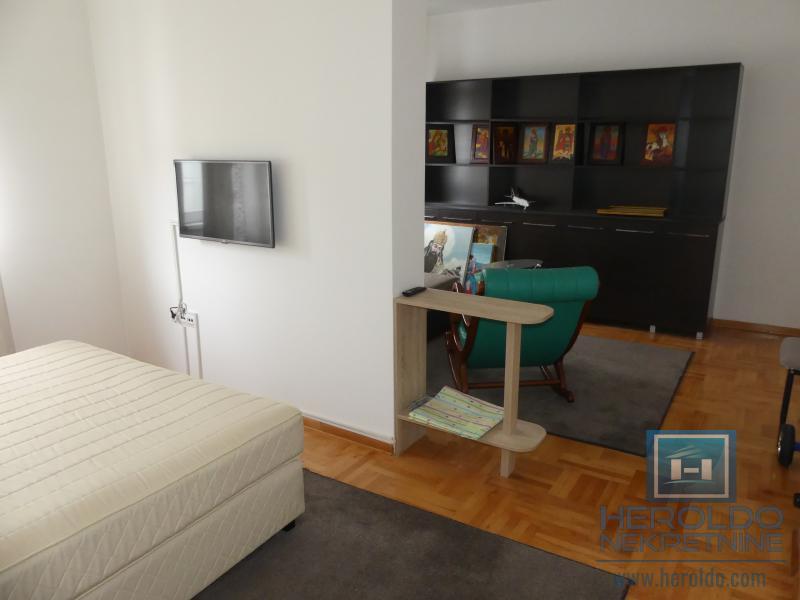 Komforan četvorosoban stan u Plavuši, Jagodina 2