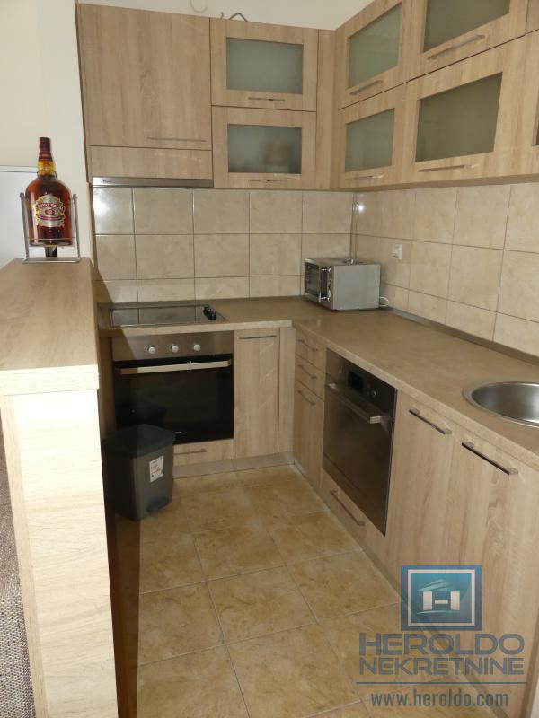 Komforan četvorosoban stan u Plavuši, Jagodina 17