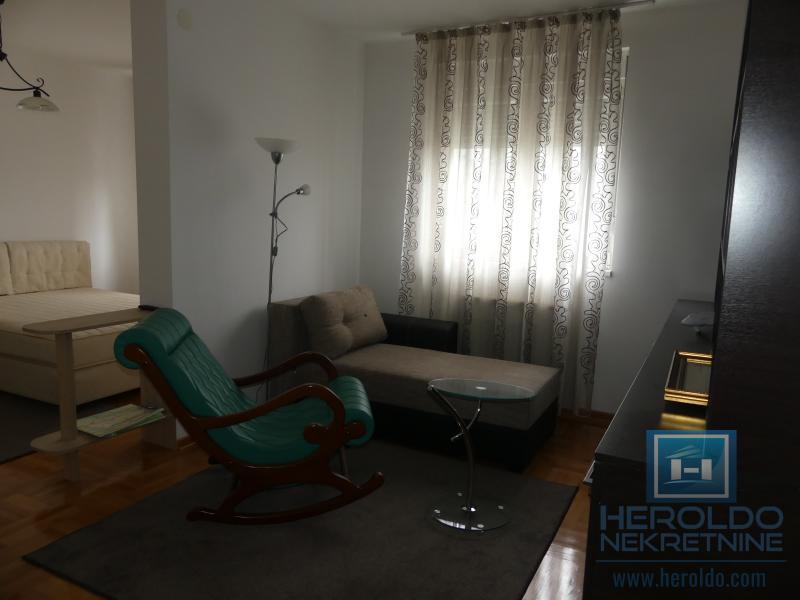 Komforan četvorosoban stan u Plavuši, Jagodina 19