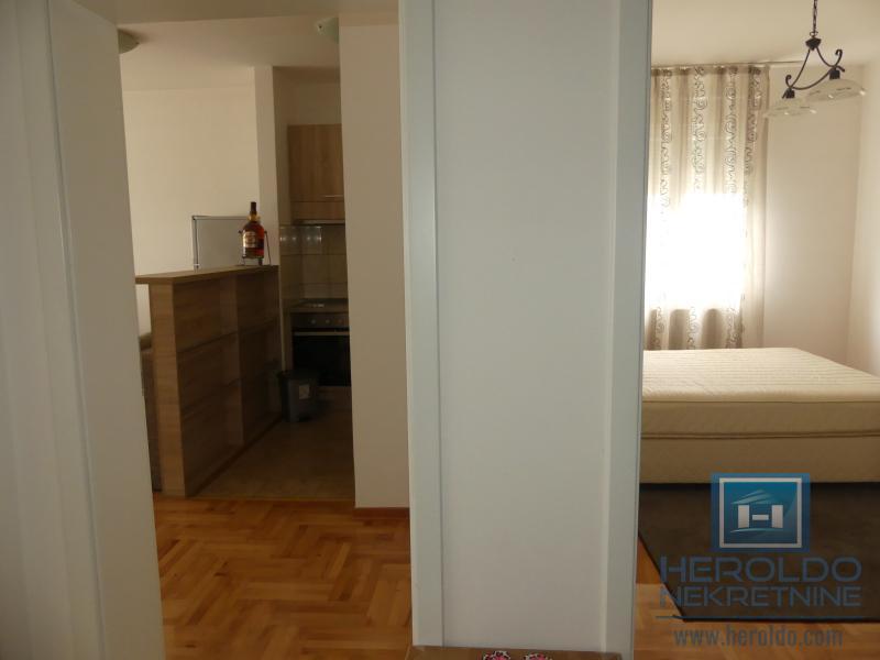 Komforan četvorosoban stan u Plavuši, Jagodina 11