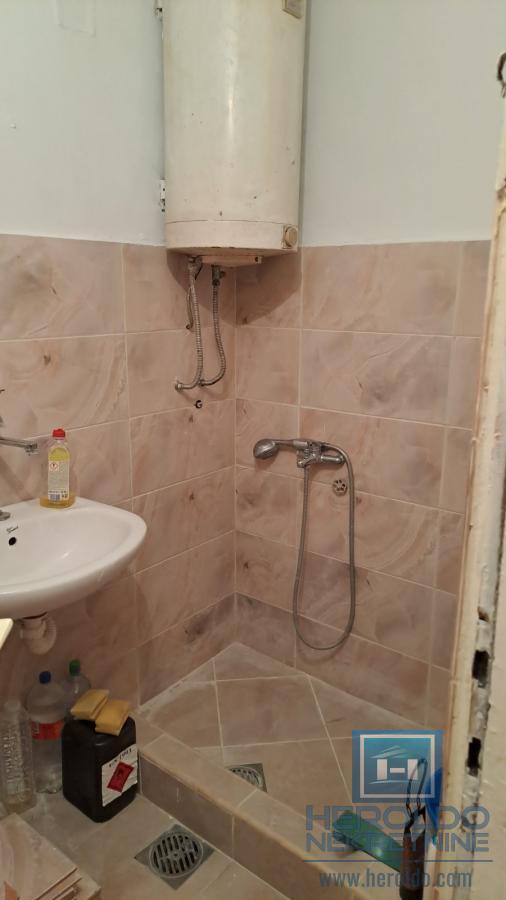 Komforan, namešten, dvosoban stan na Pivari 11