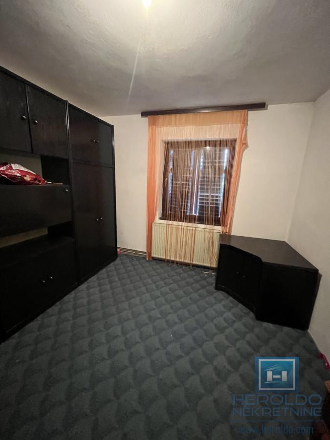 Komforna kuća na Budžinom brdu 32