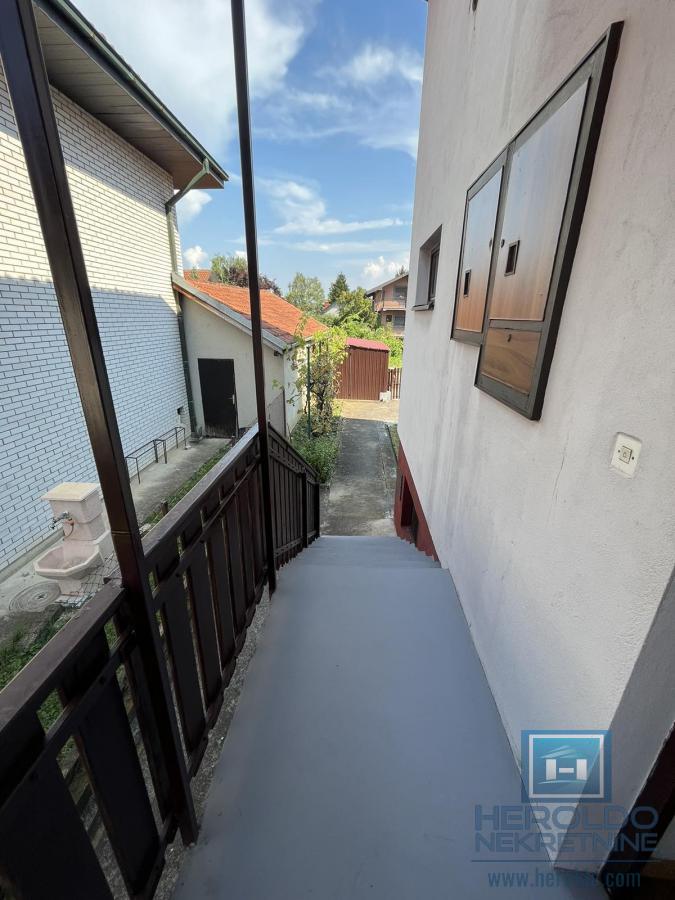 Komforna kuća na Budžinom brdu 34