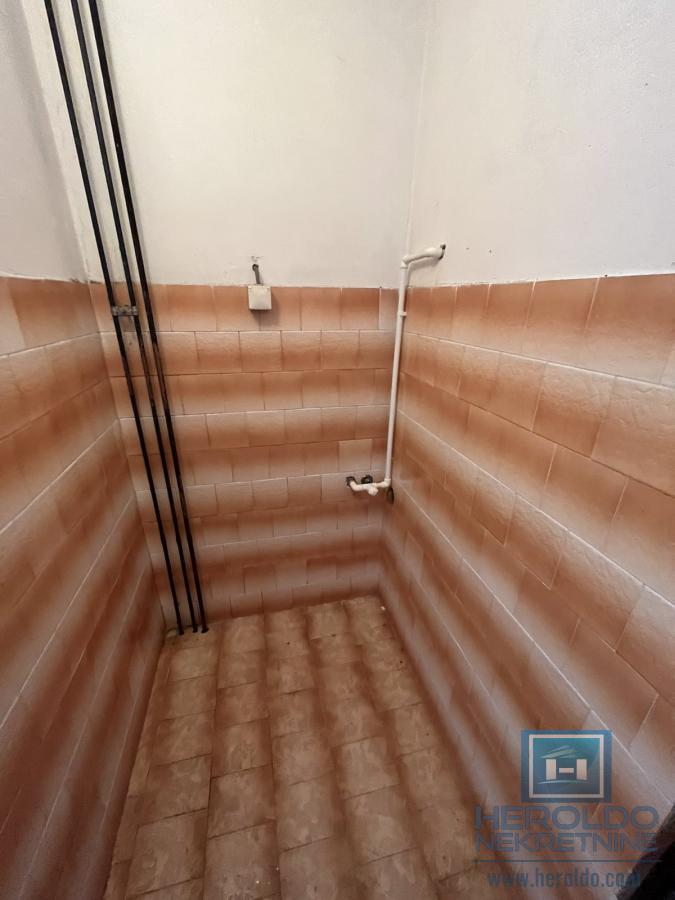 Komforna kuća na Budžinom brdu 28