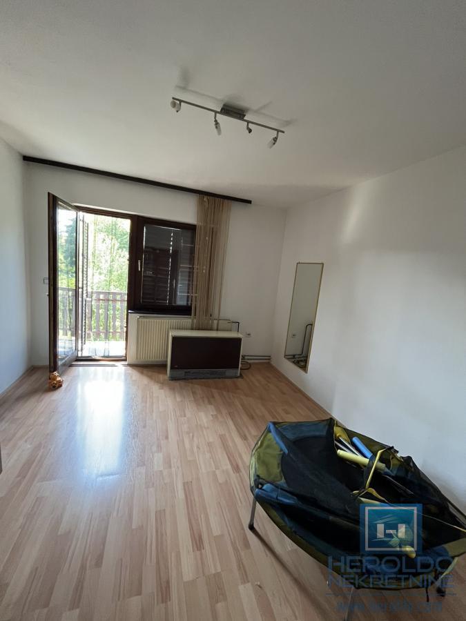 Komforna kuća na Budžinom brdu 29