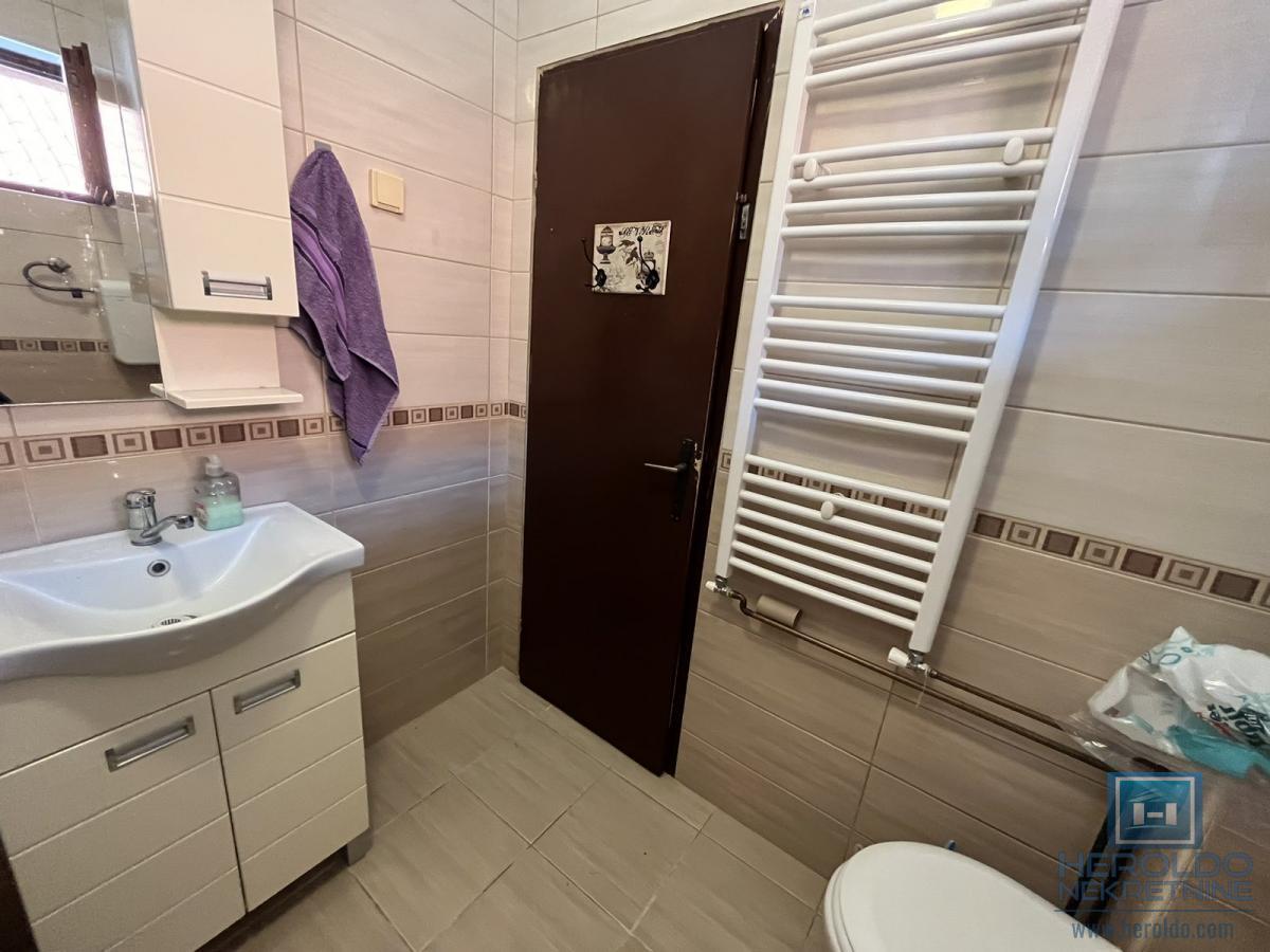 Komforna kuća na Budžinom brdu 16