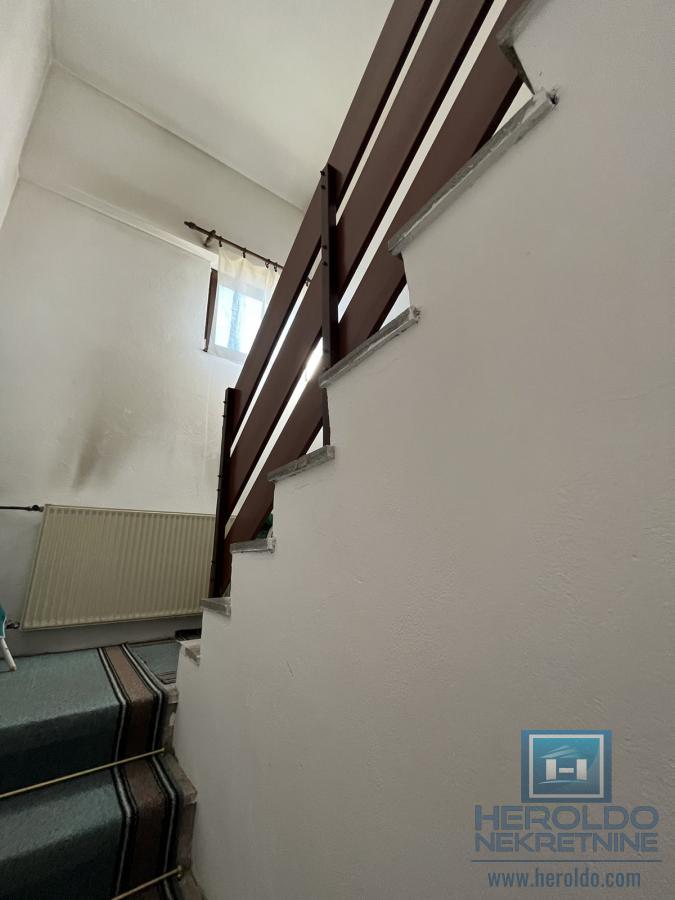 Komforna kuća na Budžinom brdu 17