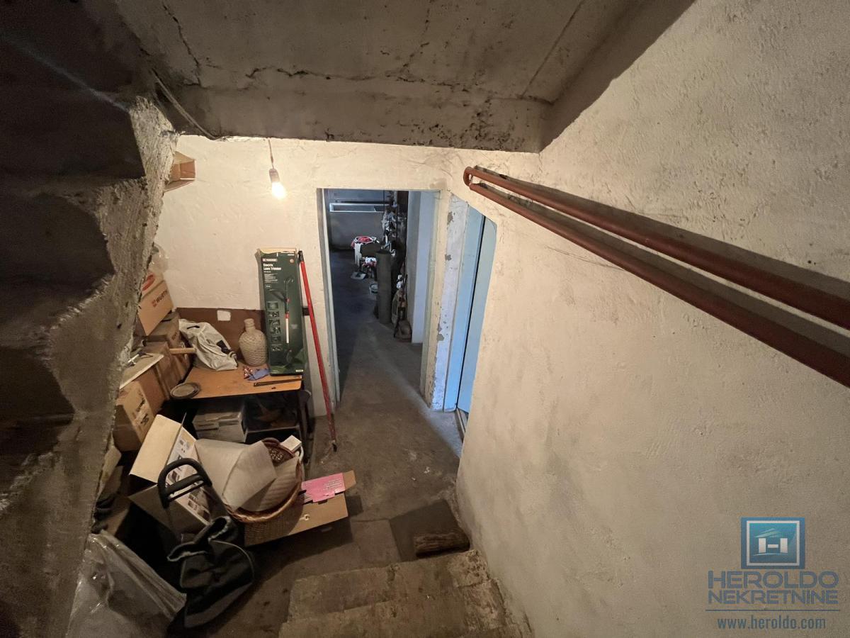 Komforna kuća na Budžinom brdu 38