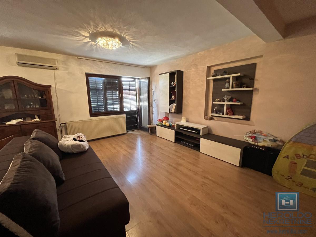 Komforna kuća na Budžinom brdu 9