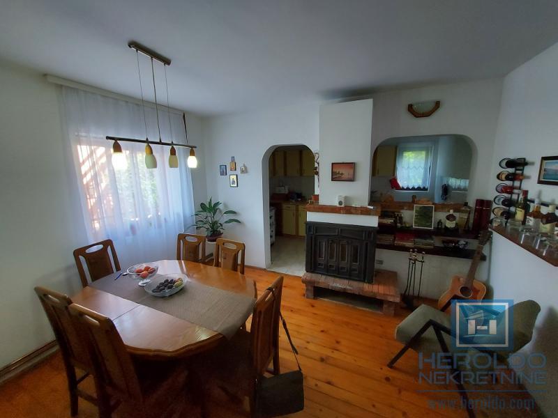 Komforna kuća od 100m2 u Rakitovu 2