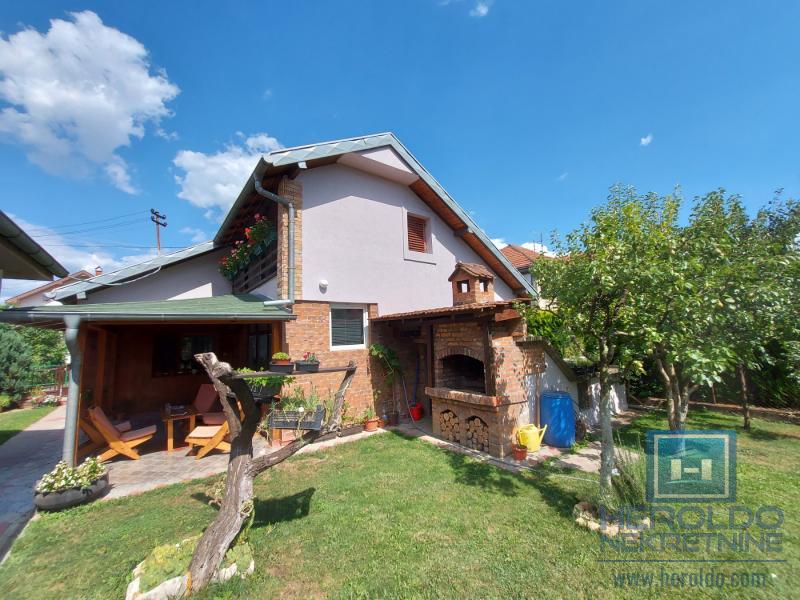 Komforna kuća od 100m2 u Rakitovu 4