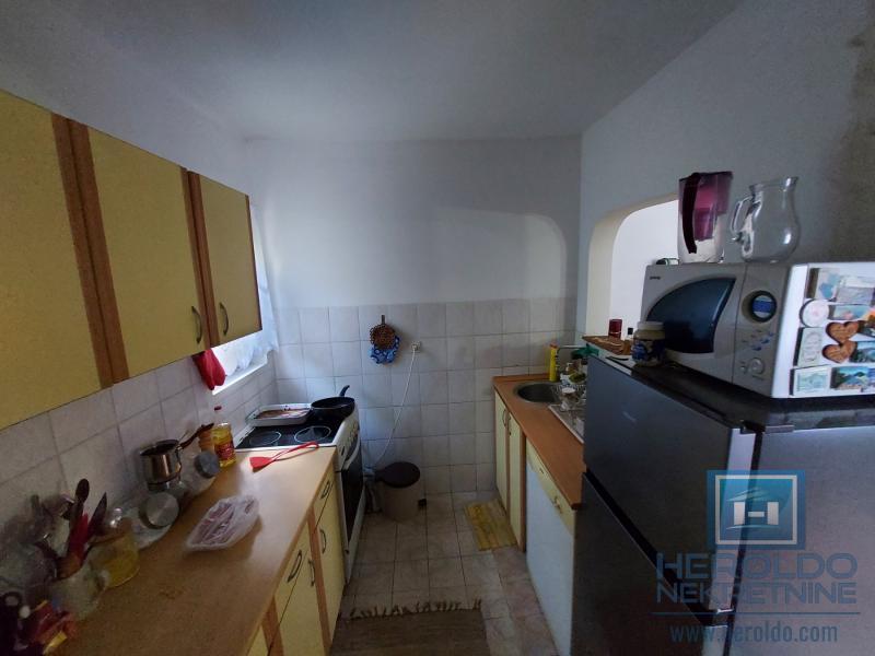 Komforna kuća od 100m2 u Rakitovu 8