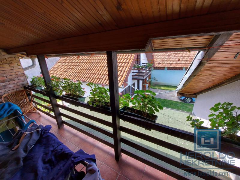 Komforna kuća od 100m2 u Rakitovu 14