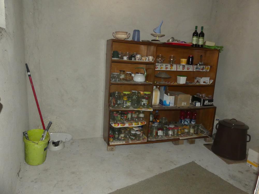 Komforna prostrana kuća 15