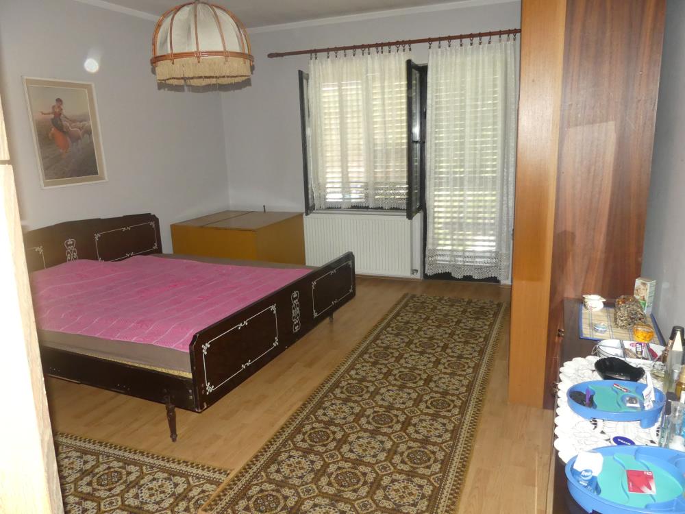 Komforna prostrana kuća 4