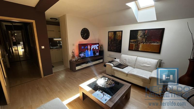 Kompletno namešten 3.5 stan, širi centar 3