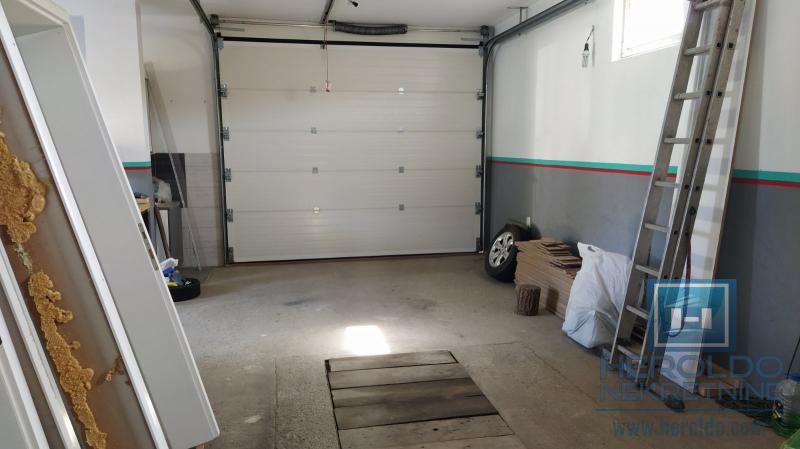 Kompletno renovirana kuća, Kolonija 27