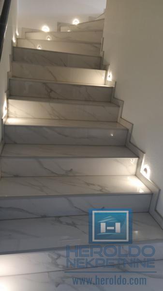 Kompletno renovirana kuća, Kolonija 8