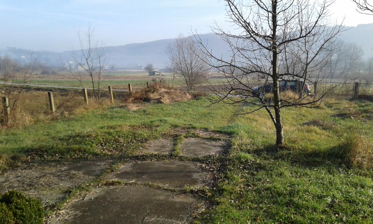 Kuća na 700 metara od Loćike 2