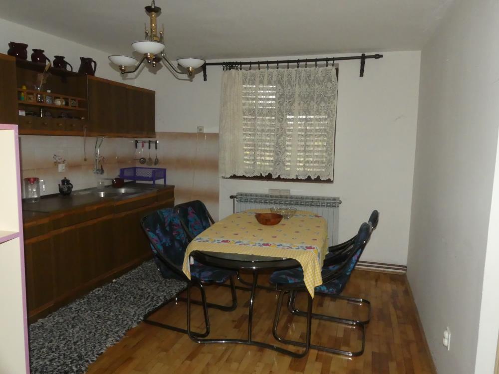 Kuća na fenomenalnoj lokaciji 20