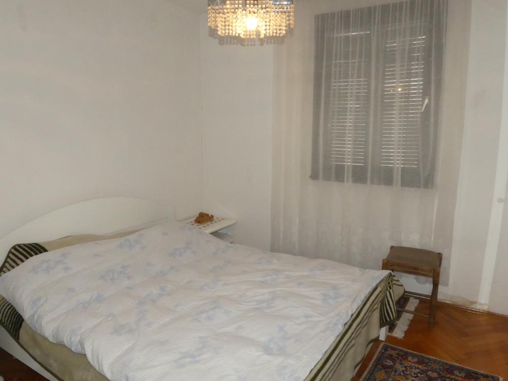 Kuća na fenomenalnoj lokaciji 13