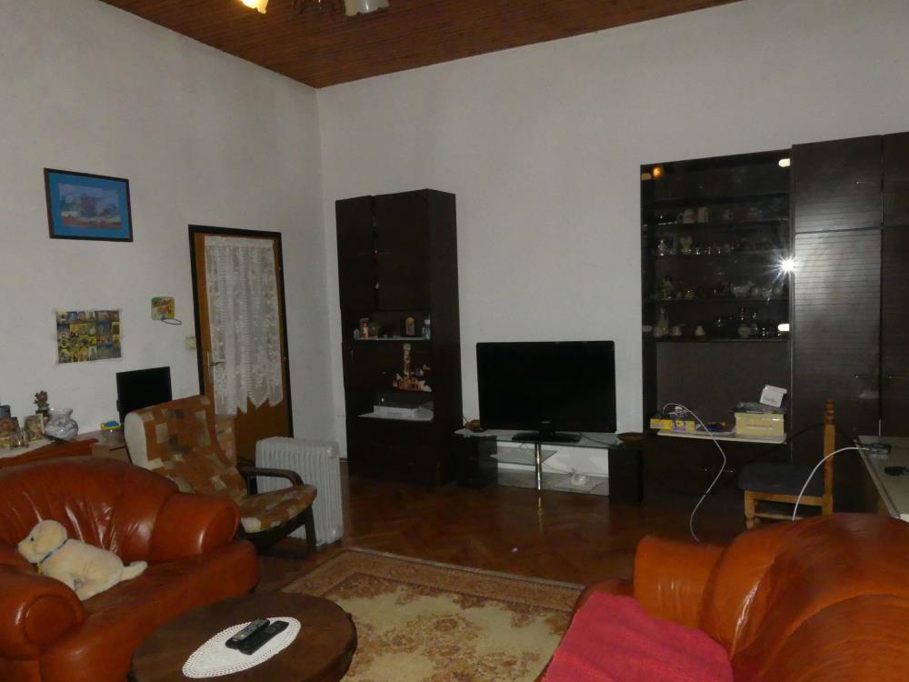 Kuća na fenomenalnoj lokaciji 15