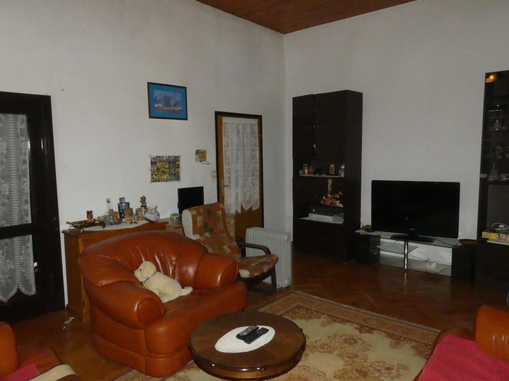 Kuća na fenomenalnoj lokaciji 16