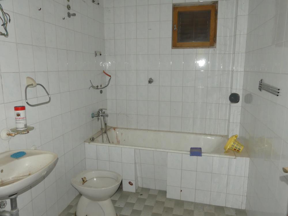 Kuća na fenomenalnoj lokaciji 10