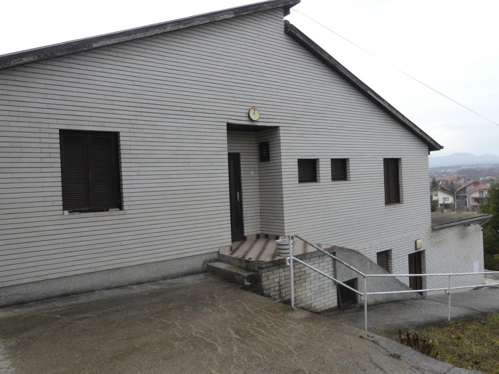 Kuća na fenomenalnoj lokaciji 4