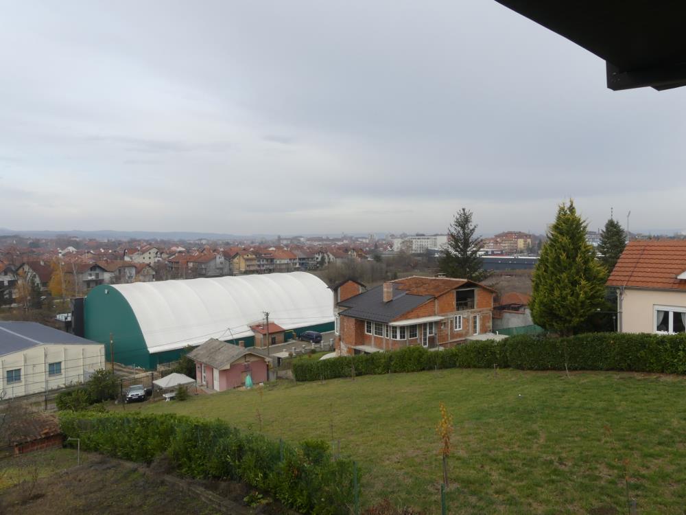 Kuća na fenomenalnoj lokaciji 6