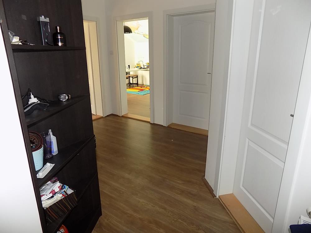 Kuća na odličnoj lokaciji, širi centar 1